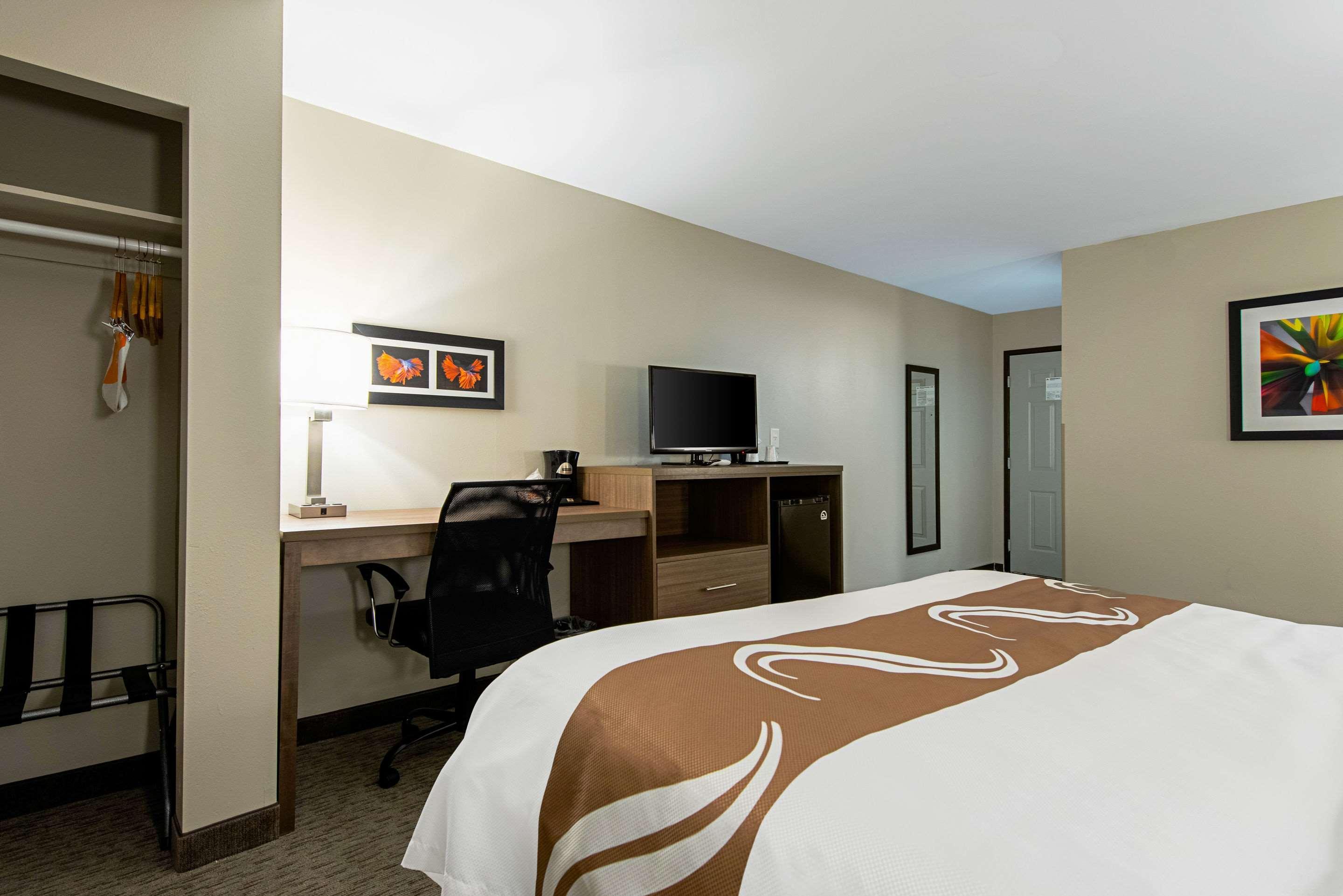 Quality Inn Mishawaka Near Notre Dame Exterior photo